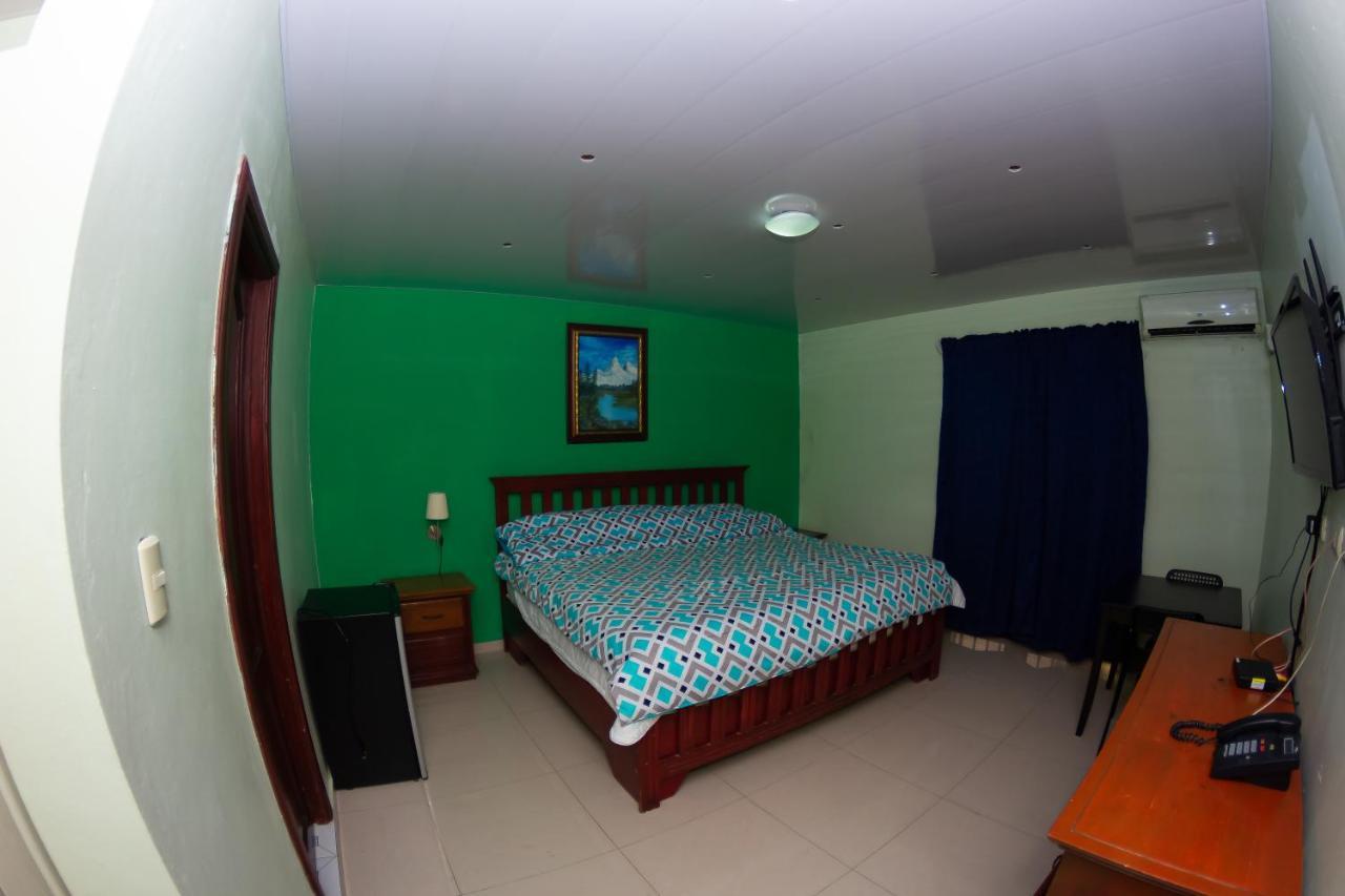 Hotel Renacer Santo Domingo Exterior photo